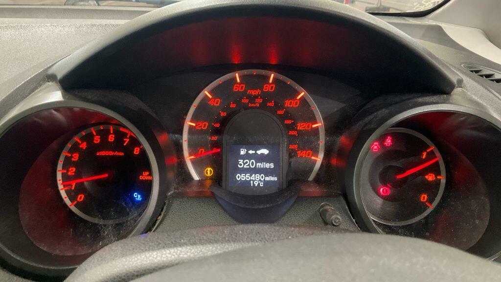 Honda Jazz 1.4 I-vtec Es Plus Silver #9