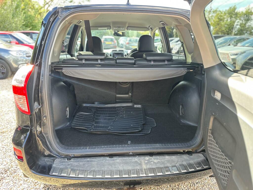 Toyota Rav 4 V-matic Xt-r Silver #9