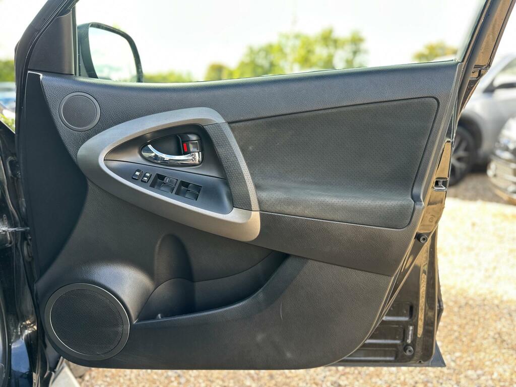 Toyota Rav 4 V-matic Xt-r Silver #39