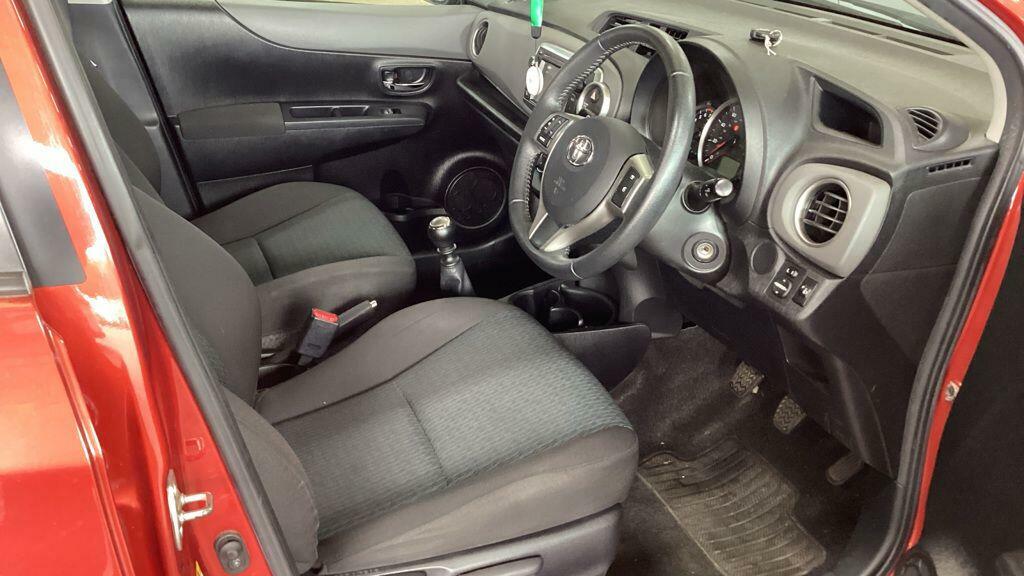 Toyota Yaris Tr Silver #10
