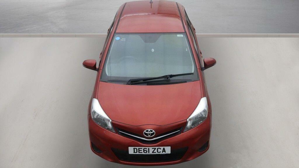 Toyota Yaris 1.33 Dual Vvt-i Tr Euro 5 Red #2