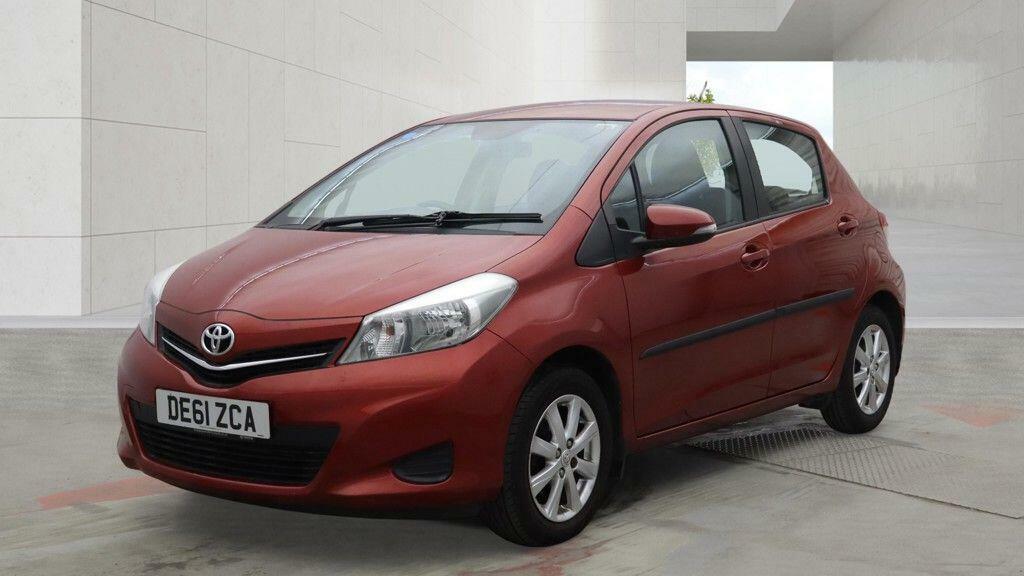 Toyota Yaris 1.33 Dual Vvt-i Tr Euro 5 Red #3