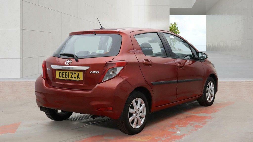 Toyota Yaris 1.33 Dual Vvt-i Tr Euro 5 Red #5
