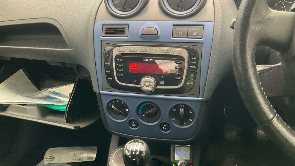 Ford Fiesta 1.25 Zetec Blue Edition Silver #8