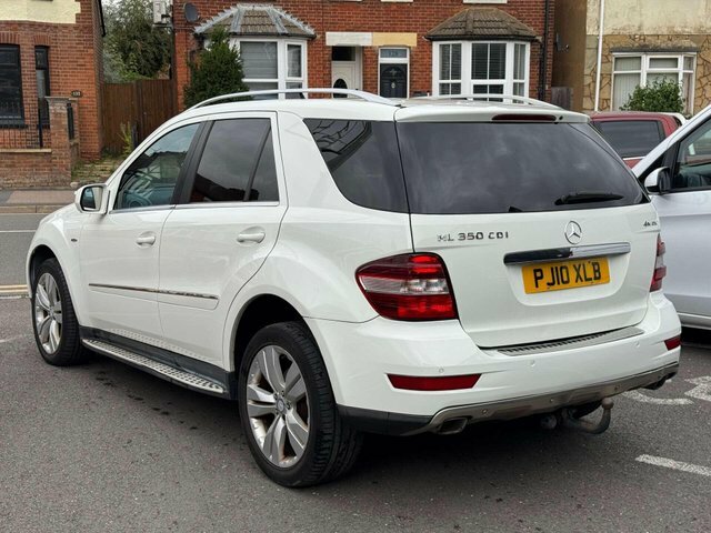 Mercedes-Benz M Class 2010 3.0 Ml350 Cdi V6 Blueefficiency Sport Suv White #3