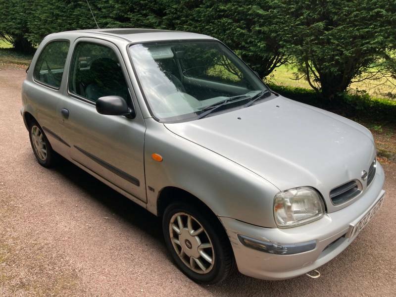 Nissan Micra 1.0 Celebration Silver #4