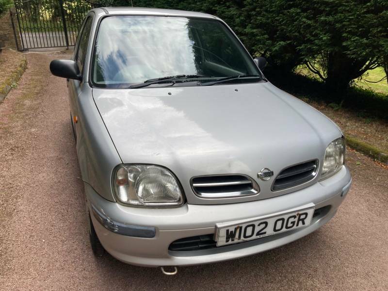 Nissan Micra 1.0 Celebration Silver