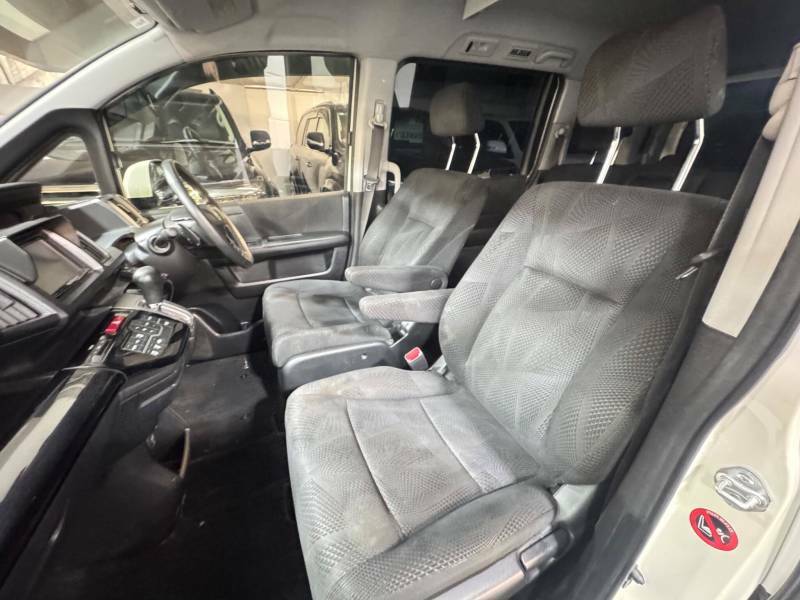 Honda StepWagon 2.0 Spada Z - Eight Seater - Grade 4 White #8