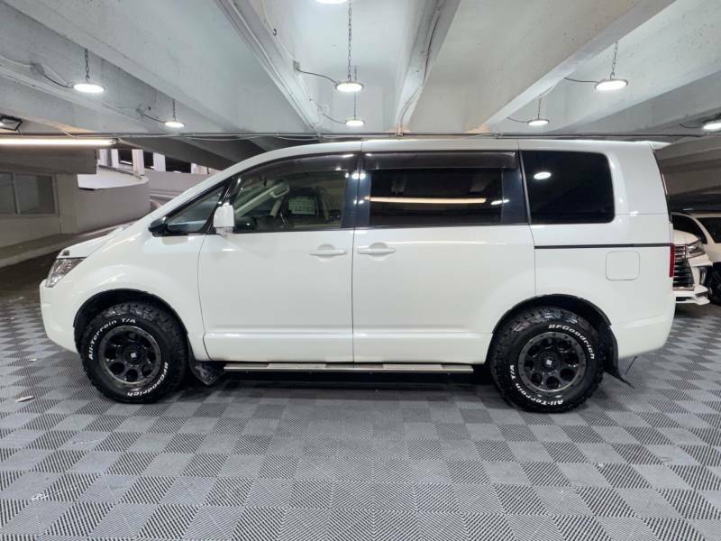 Mitsubishi Delica D5 2.2 G Power Package 8Seat Ulez - 2015 1 White #2