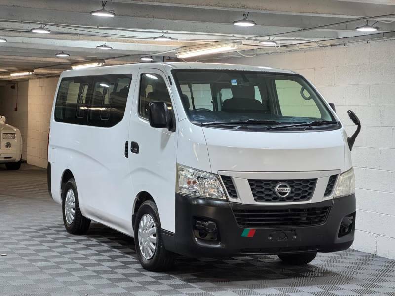 Nissan NV300 Caravan Minibus 2.5 10 Seat - 2014 64 White