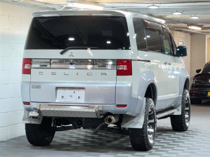 Mitsubishi Delica 2.4 D5 4Wd Chamonix Package 7 Seat Ulez - 2010 10 White #4