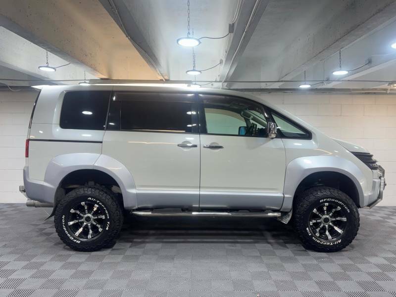 Mitsubishi Delica 2.4 D5 4Wd Chamonix Package 7 Seat Ulez - 2010 10 White #5