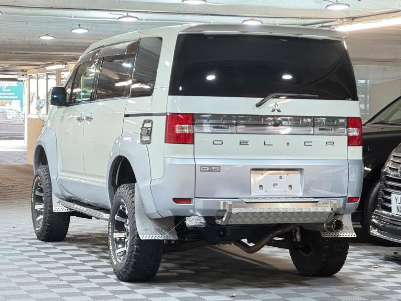 Mitsubishi Delica 2.4 D5 4Wd Chamonix Package 7 Seat Ulez - 2010 10 White #3