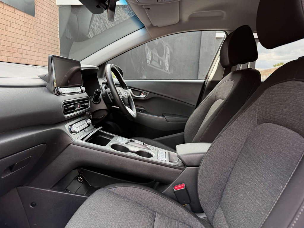 Hyundai Kona Hatchback Red #43