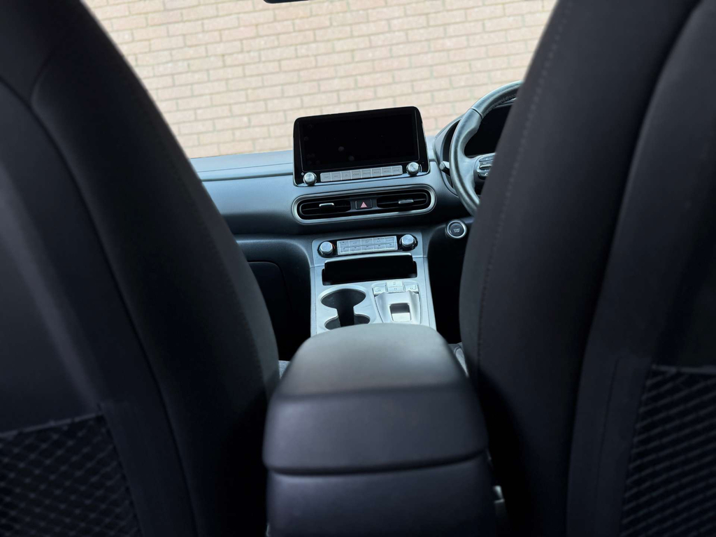 Hyundai Kona Hatchback Red #55
