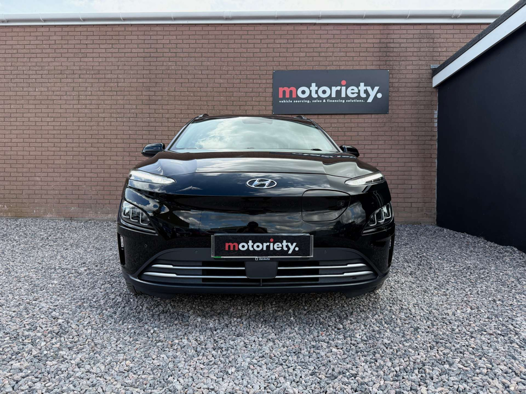 Hyundai Kona Hatchback Red #8