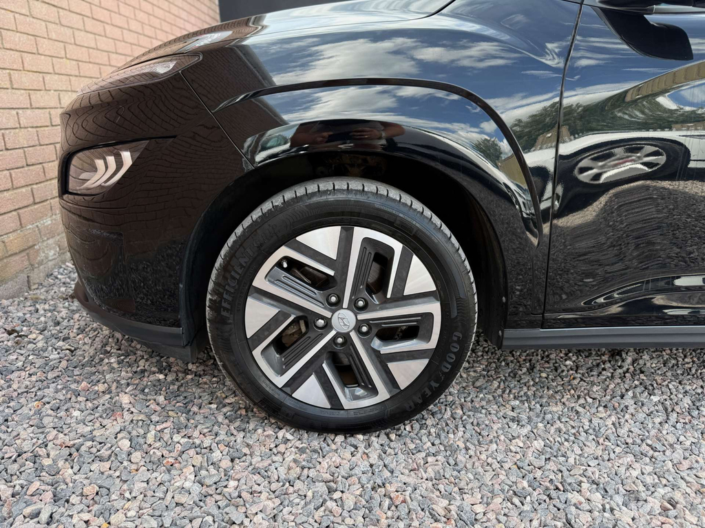 Hyundai Kona Hatchback Red #18