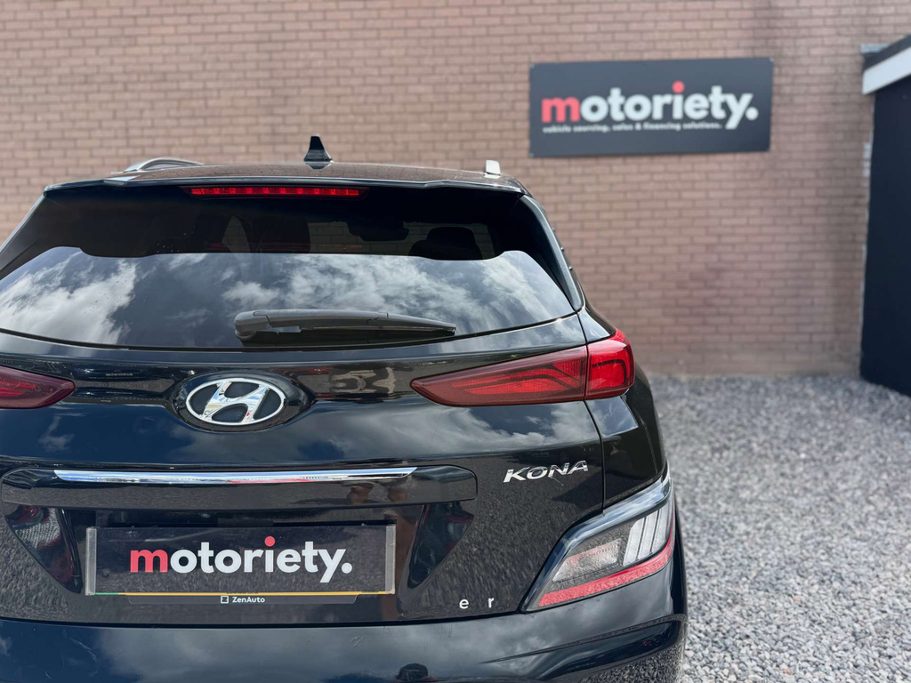 Hyundai Kona Hatchback Red #26
