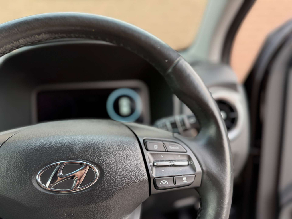 Hyundai Kona Hatchback Red #73