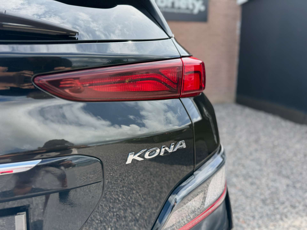 Hyundai Kona Hatchback Red #27