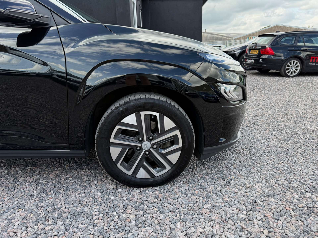Hyundai Kona Hatchback Red #34