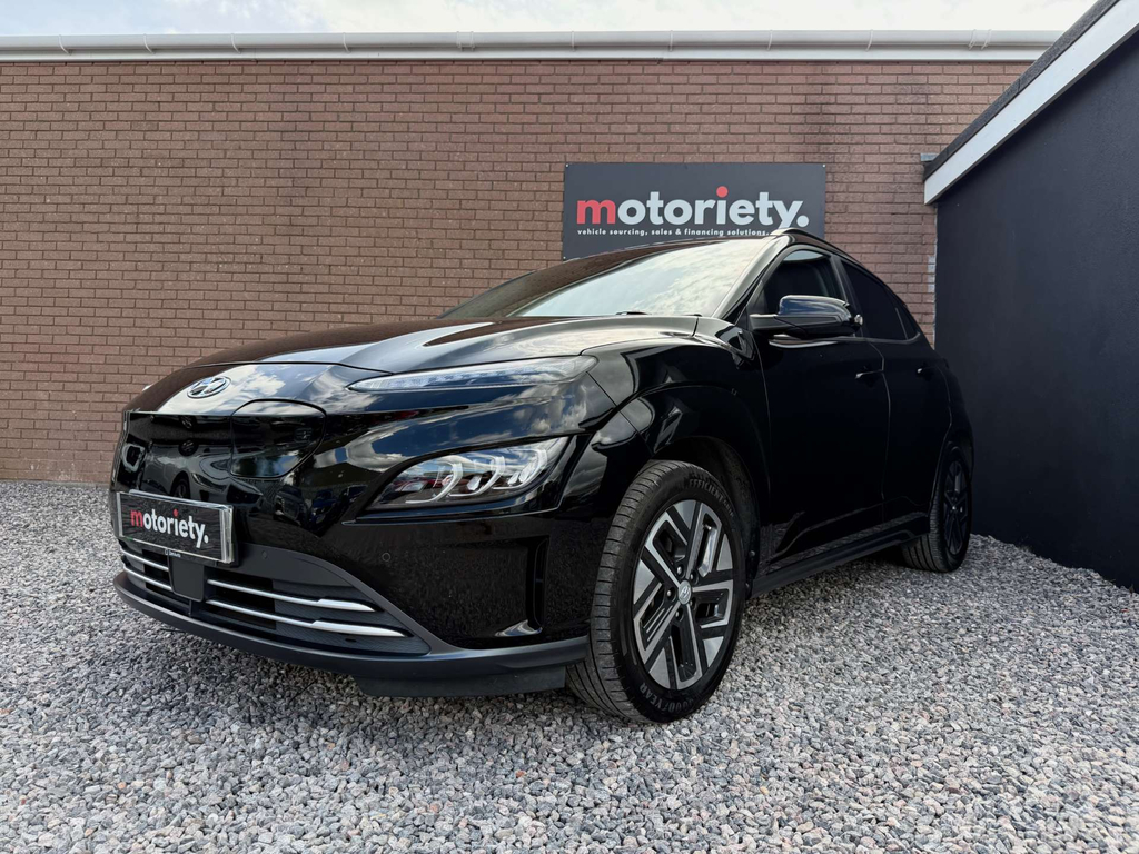 Hyundai Kona Hatchback Red #12