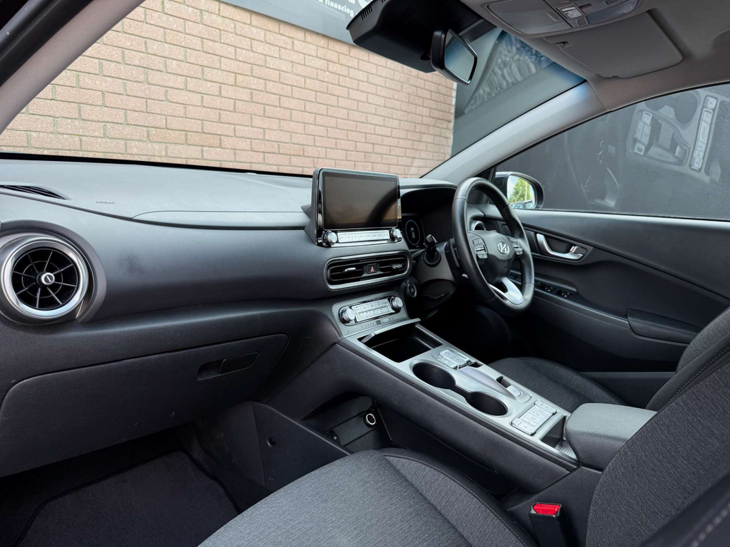 Hyundai Kona Hatchback Red #42