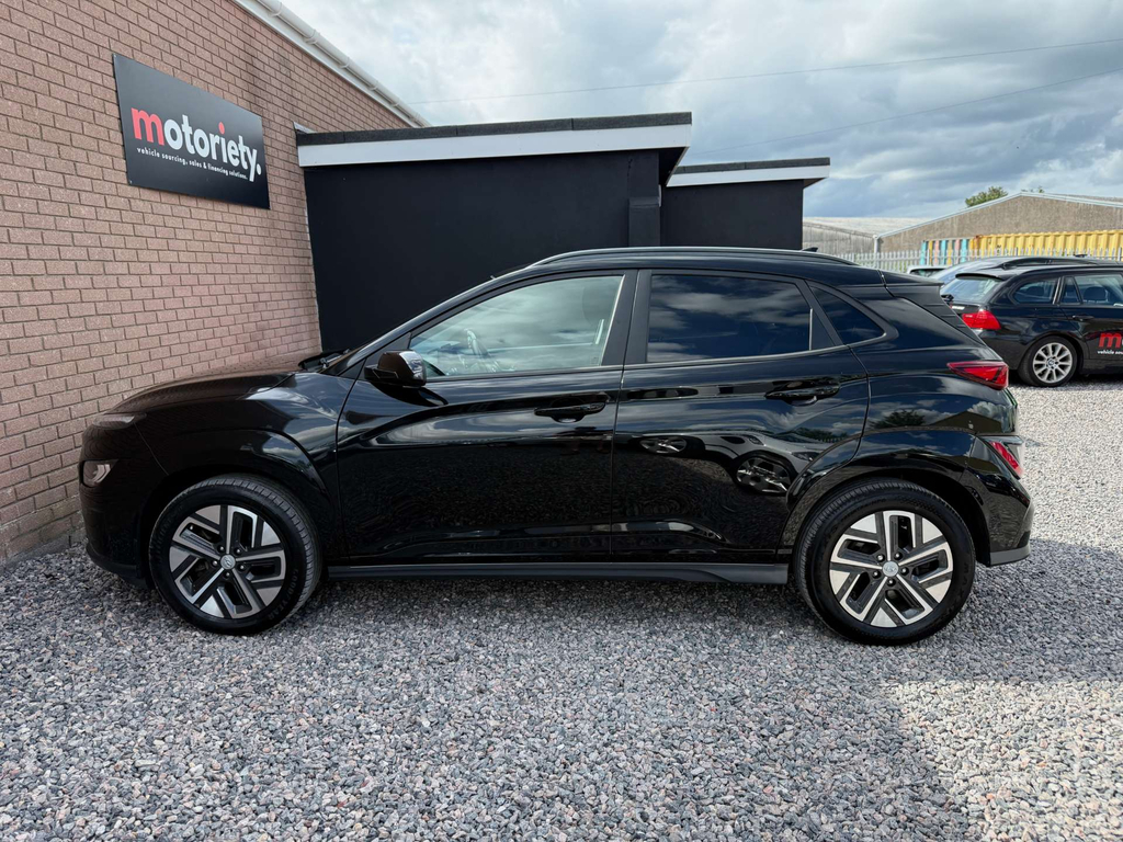 Hyundai Kona Hatchback Red #17