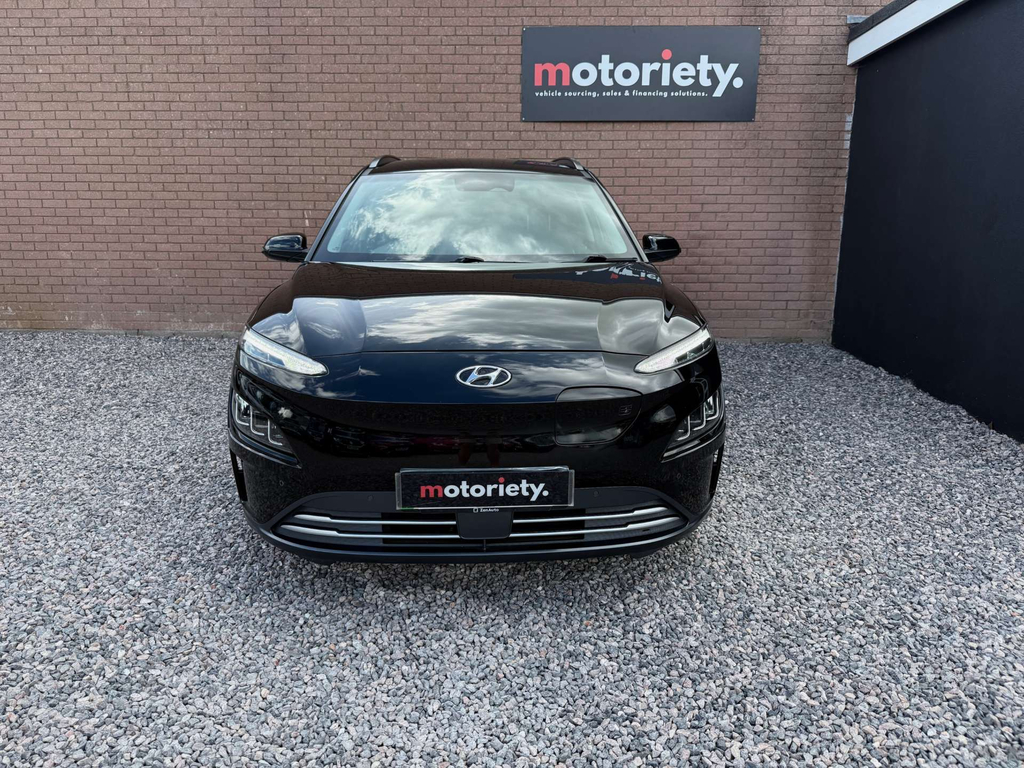 Hyundai Kona Hatchback Red #9
