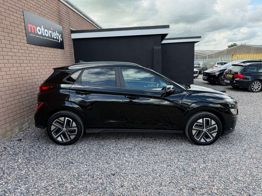 Hyundai Kona Hatchback Red #33