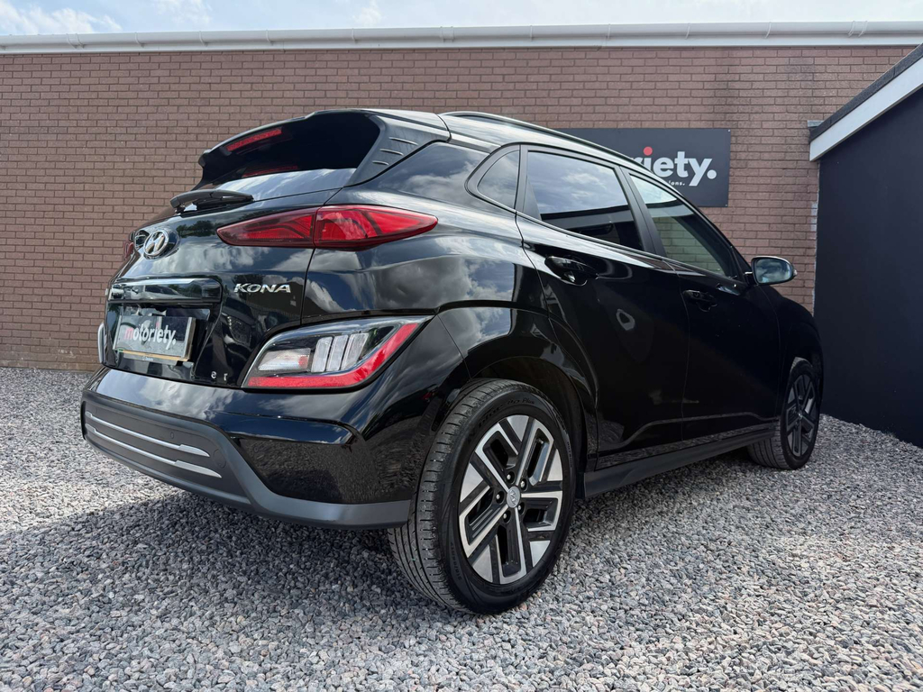Hyundai Kona Hatchback Red #28