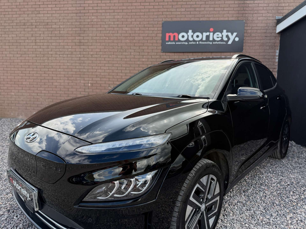 Hyundai Kona Hatchback Red #13