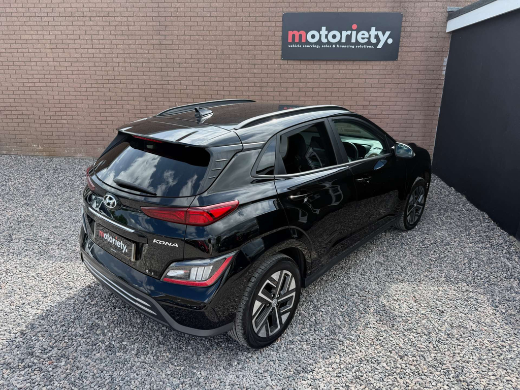 Hyundai Kona Hatchback Red #31