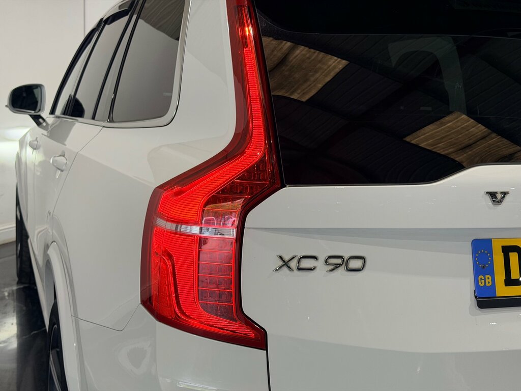 Volvo XC90 2017 2.0 D5 Powerpulse R-design Awd 231 Bhp Black #16