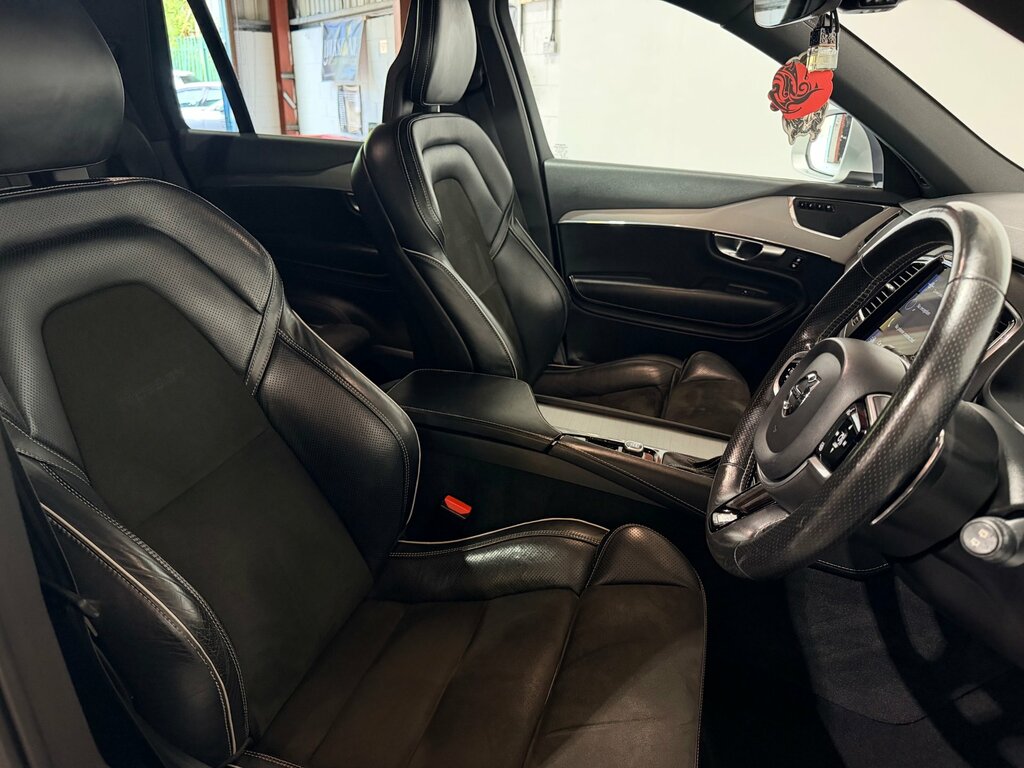 Volvo XC90 2017 2.0 D5 Powerpulse R-design Awd 231 Bhp Black #24