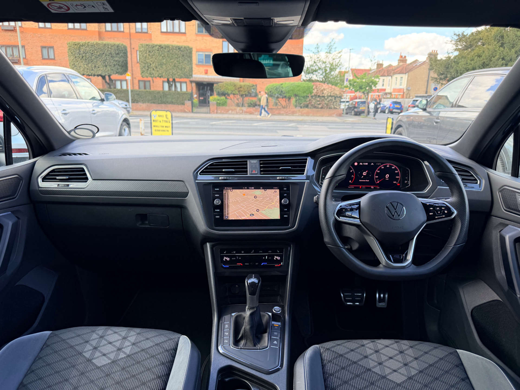 Volkswagen Tiguan 2.0 Tdi Active Grey #16