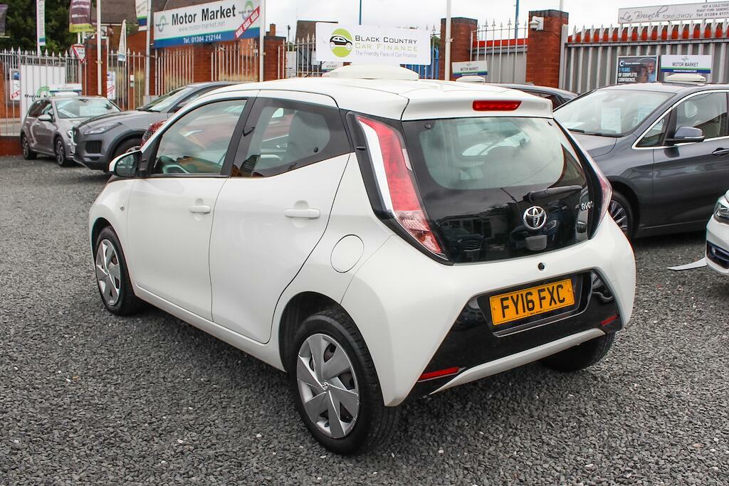 Toyota Aygo X X-play White #5
