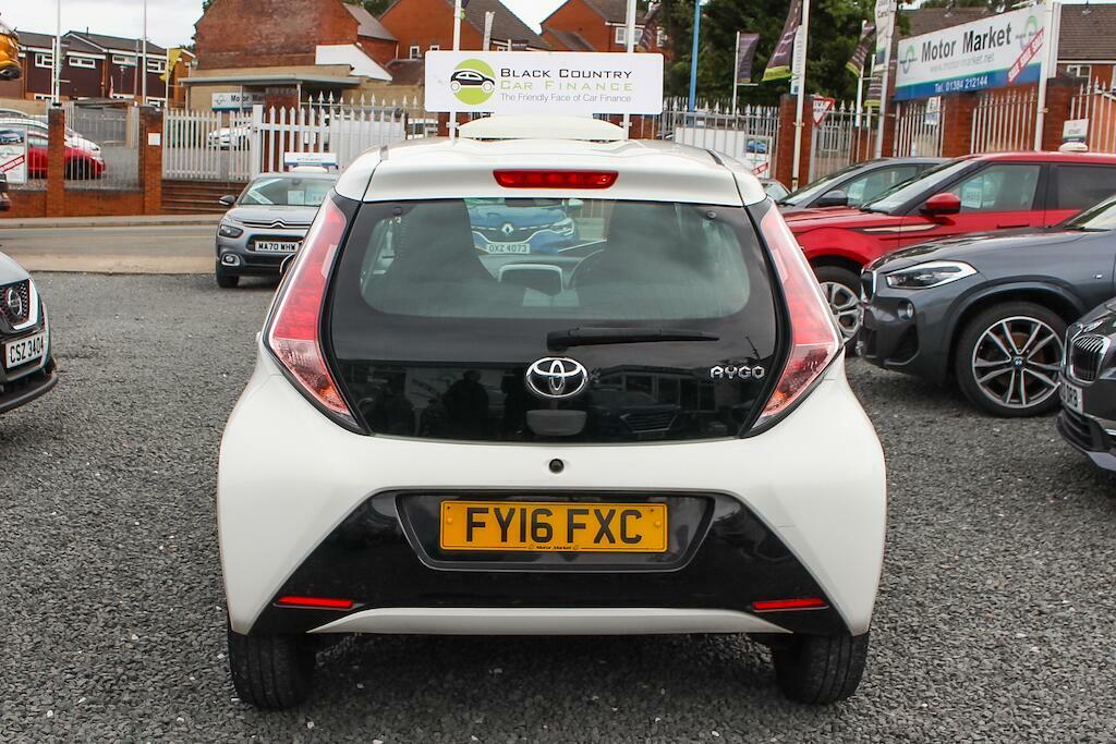 Toyota Aygo X X-play White #6