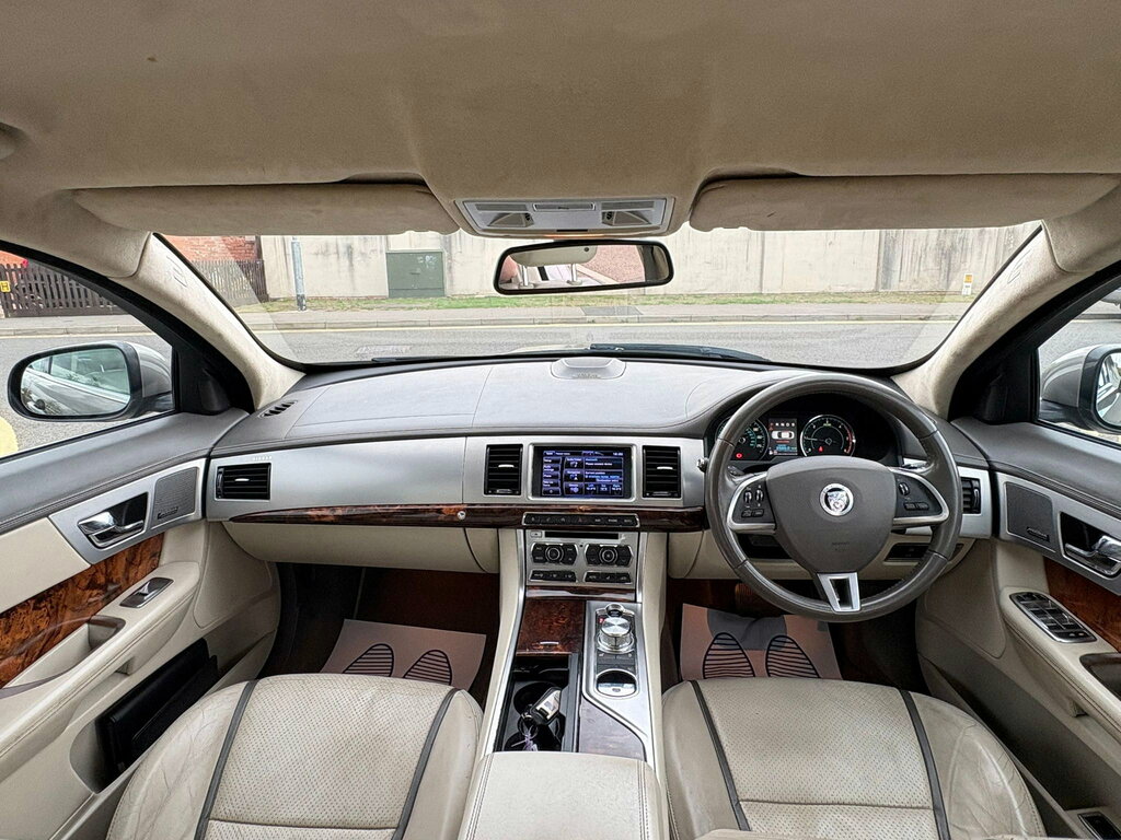 Jaguar XF  White #23