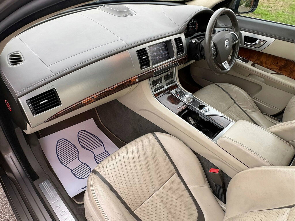Jaguar XF  White #16