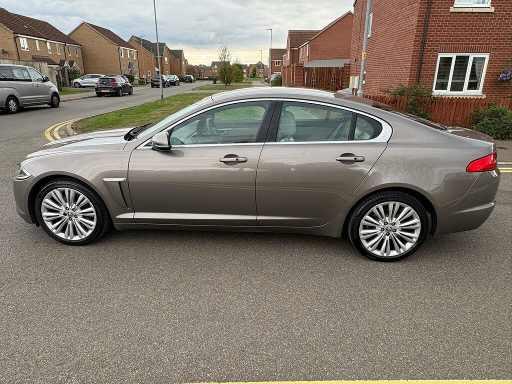 Jaguar XF 2.2D Portfolio Saloon Euro 5 Ss Grey #3