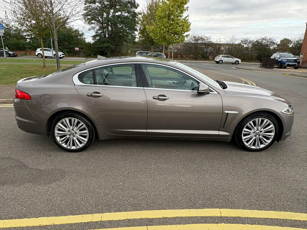 Jaguar XF  White #9