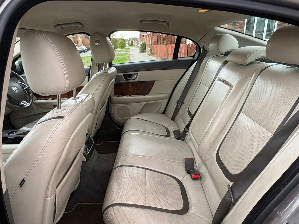 Jaguar XF  White #17