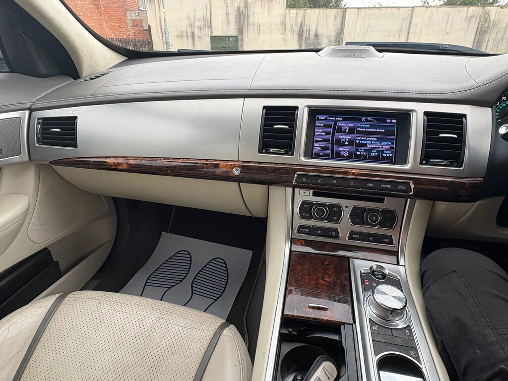 Jaguar XF  White #22