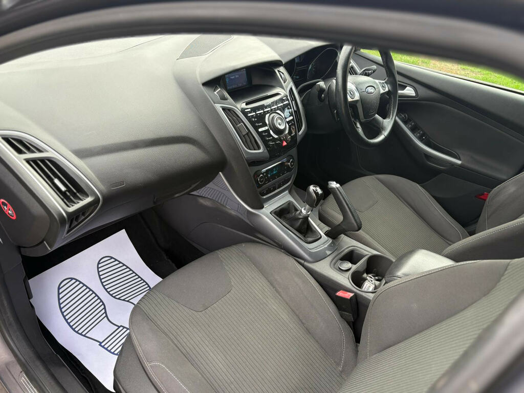 Ford Focus Zetec Navigator Tdci White #18