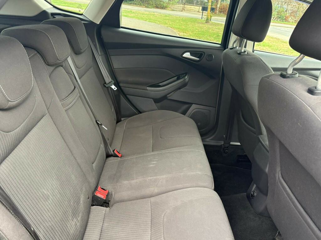 Ford Focus Zetec Navigator Tdci White #16
