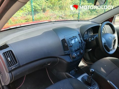 Hyundai I30 1.6 Crdi Comfort Red #6