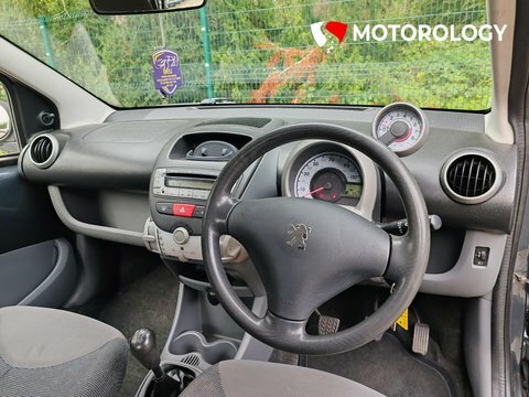 Peugeot 107 1.0 12V Urban Grey #3