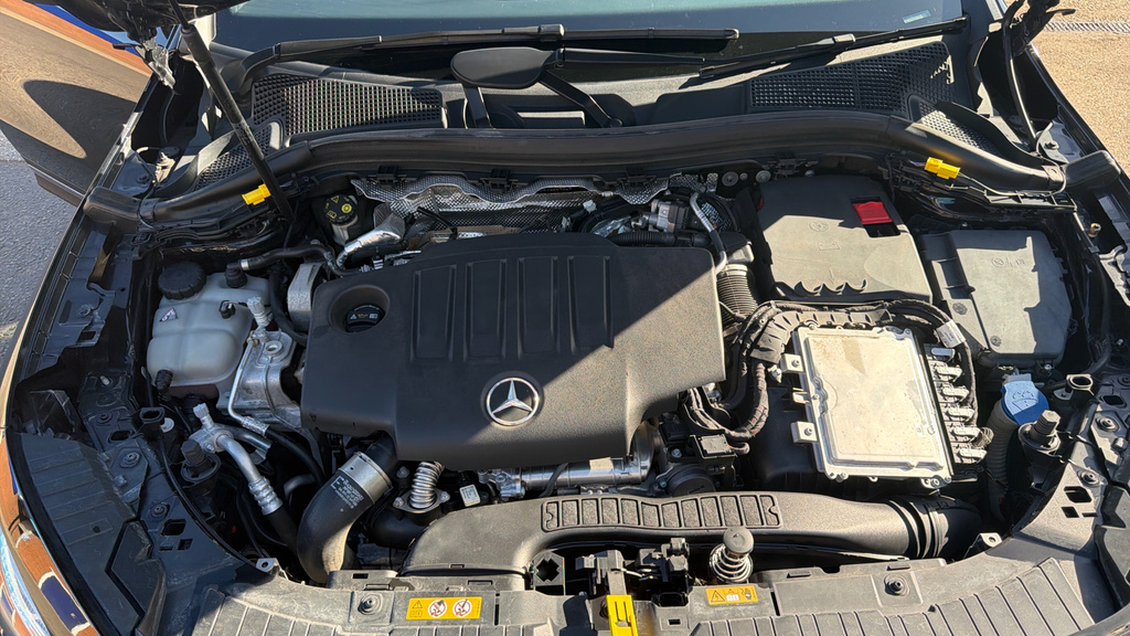 Mercedes-Benz GLA Class Suv Red #16
