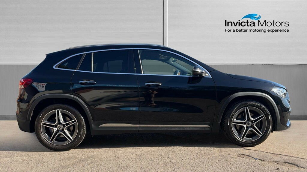 Mercedes-Benz GLA Class Hatchback Black #2